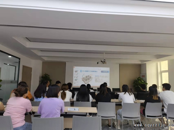 云臻檢測公司對員工進行設備操作培訓